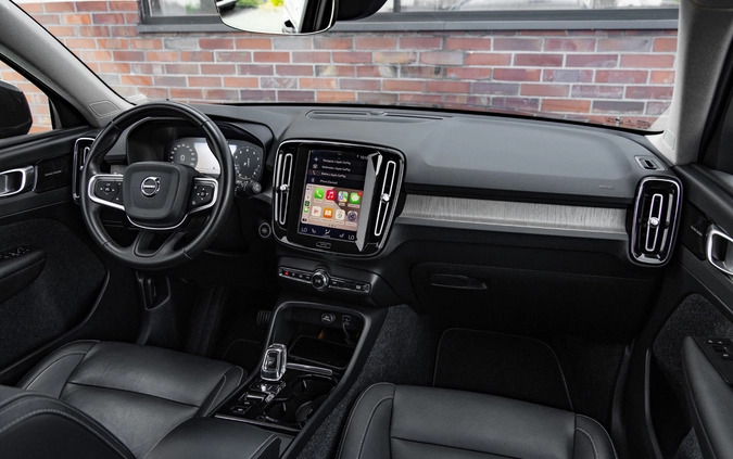 Volvo XC 40 cena 124900 przebieg: 76059, rok produkcji 2019 z Kazimierz Dolny małe 781